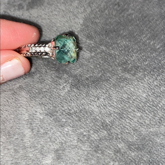 Ring - Picture 3 of 3